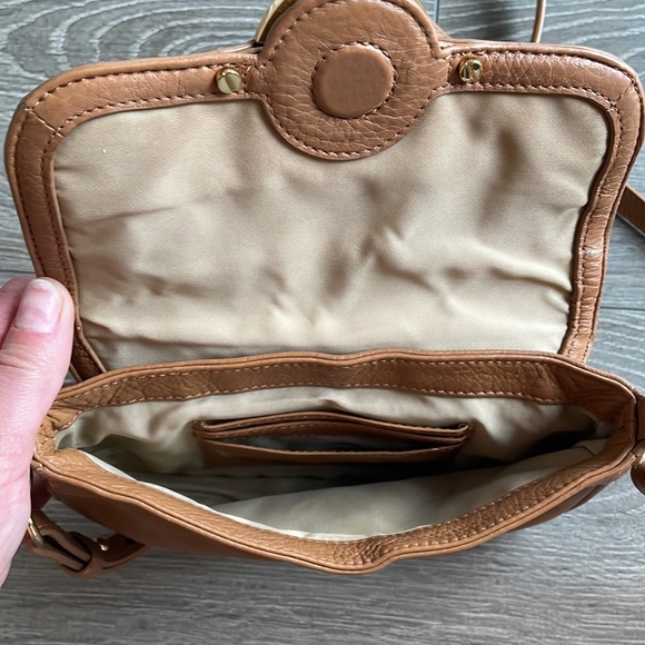 Tory Burch Bags Tory Burch Tan Crossbody Gold Emblem Poshmark
